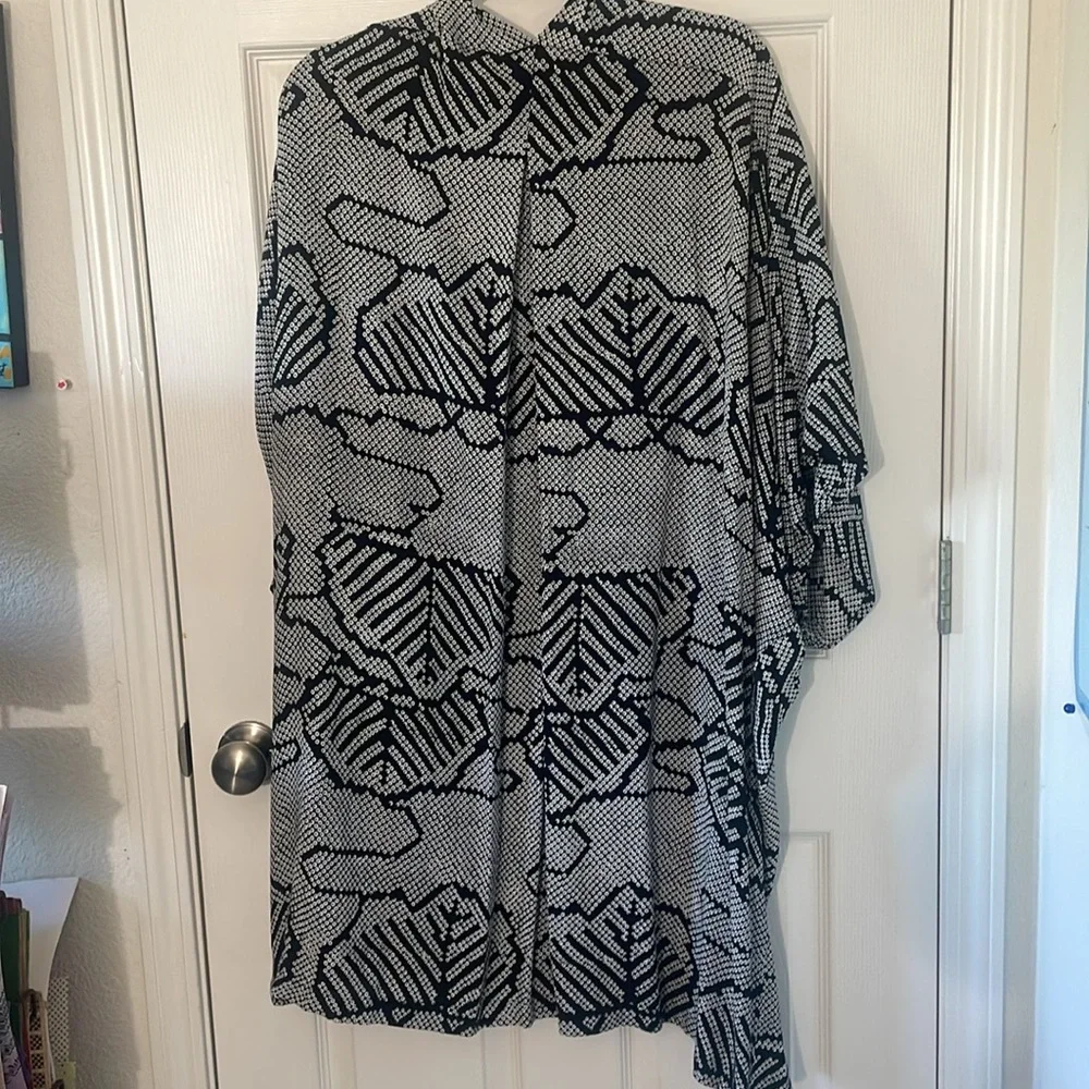 Anthropologie Gillian Printed Kimono One Size Black and White Kimono OS